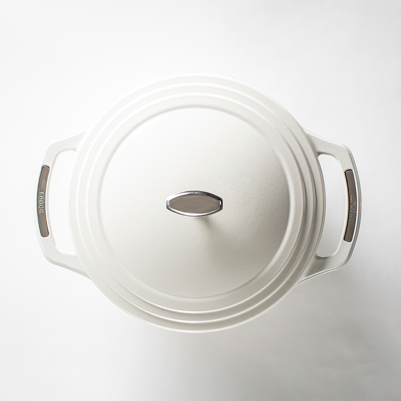 USA Enamel? Cast Iron Dutch Oven - Image 84