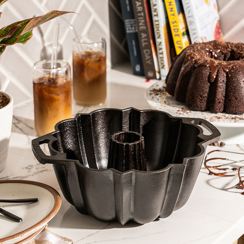 Seasoned Cast Iron Fluted Cake Pan - Image 2